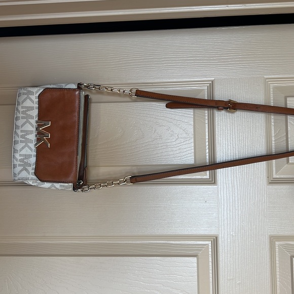 Michael Kors - Picture 4 of 4